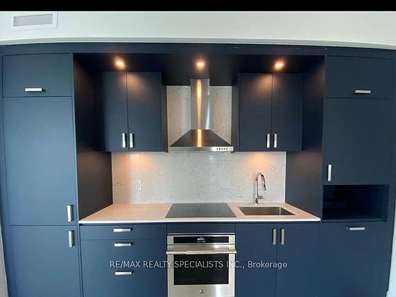 3rd image of 470 Front St W #1706