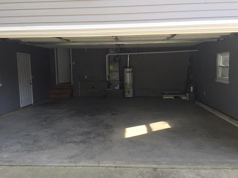 906 E Hanover St — Photo 15