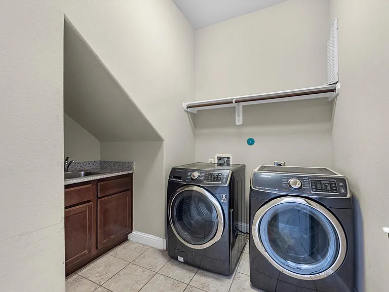 15819 Graham Spring Ln — Photo 17