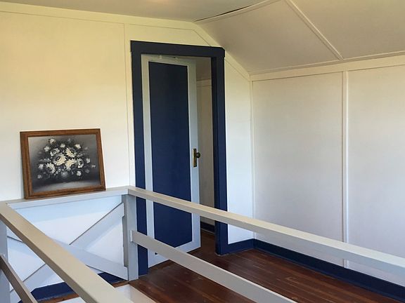 upstairs master entry