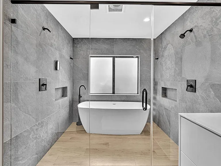 1740 Poinsettia Dr — Photo 24