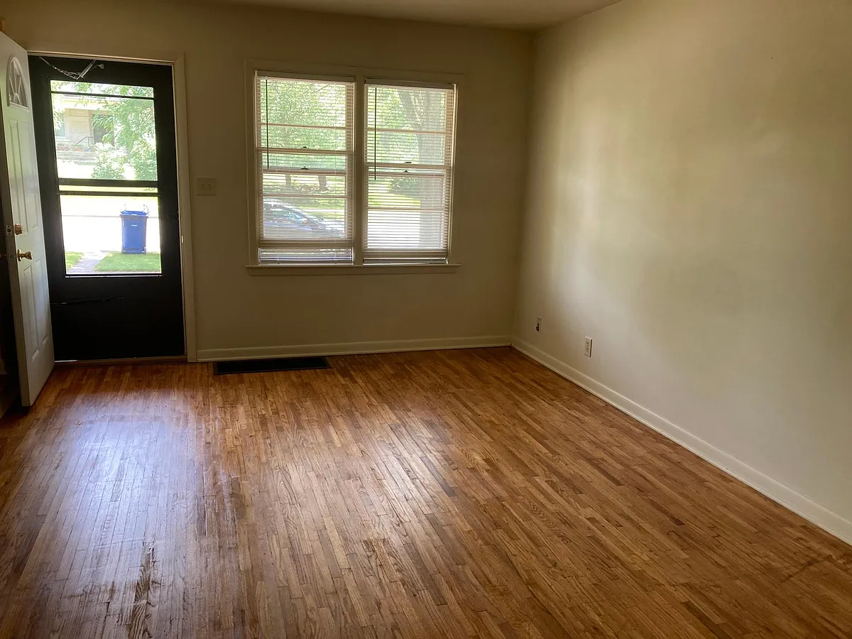 Building Photo - 1112 W Elm St #1112