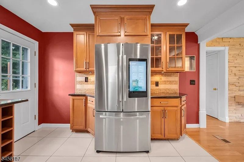 4 bed, 2.0 bath, $3,850 — Photo 4