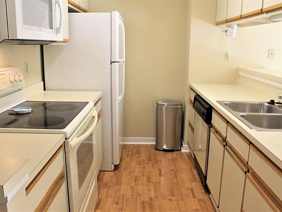 5th image of 7561 Bay Hill Dr