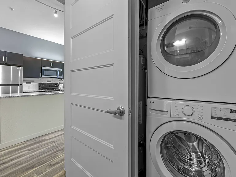 B Street Lohi Apartments — Photo 16