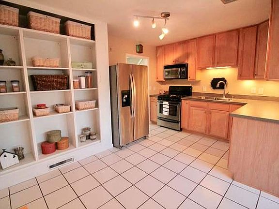 3rd image of 2954 Terry Ln