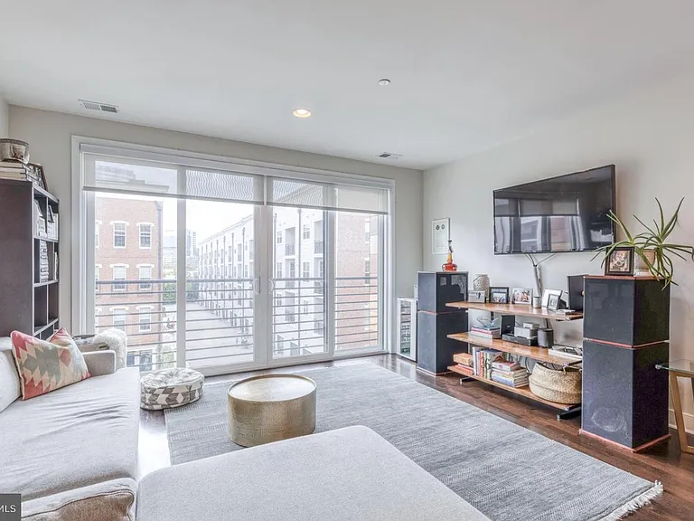 600 S 24th St #304 — Photo 11