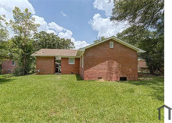 2864 Hawthorne Dr