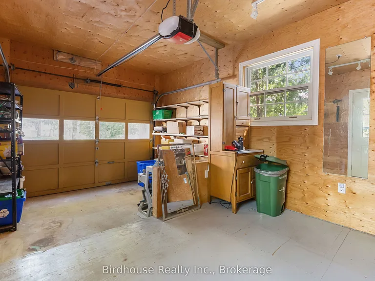 99 Riverside Dr — Photo 35