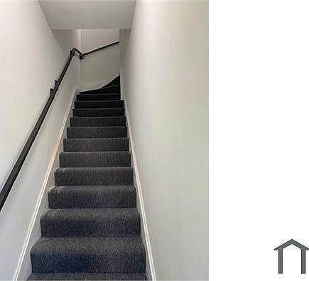 2nd image of 371 N Avers Ave #3
