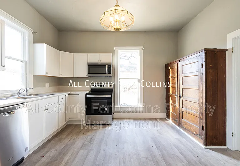 417 E Mulberry St — Photo 6