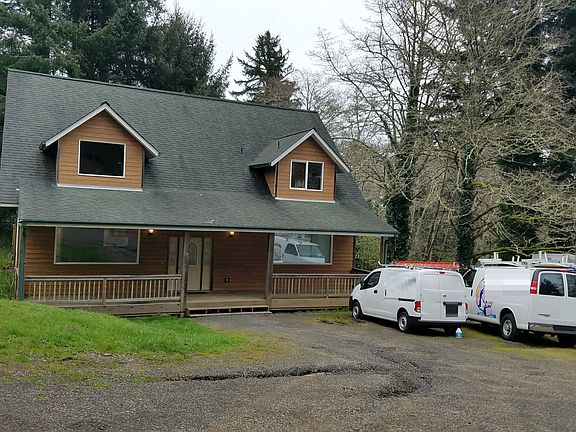 3rd image of 1722 NE Yaquina Heights Dr