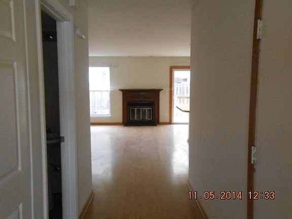 3rd image of 731 Weymouth Cir