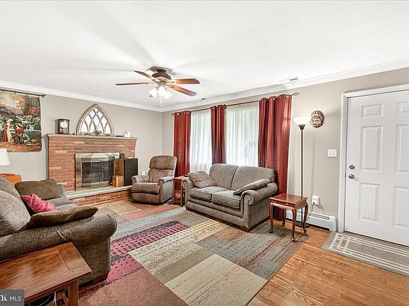 2nd image of 9712 Thompson Dr