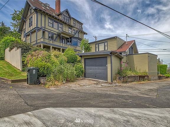 3rd image of 523 N C St Unit 7