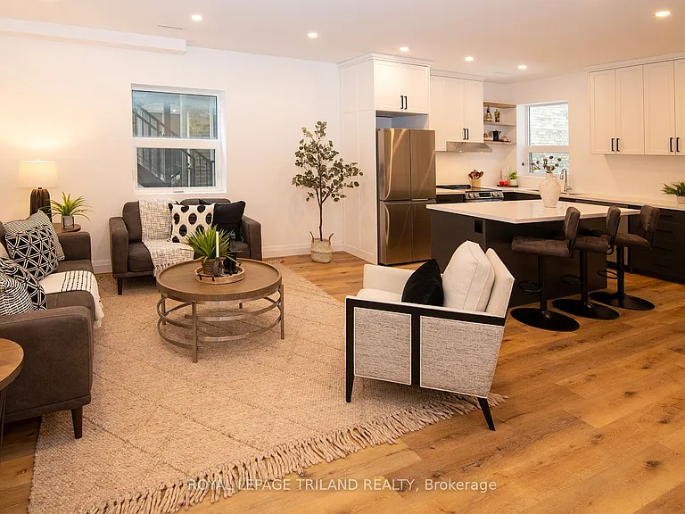 425 Dundas St #202 — Photo 2