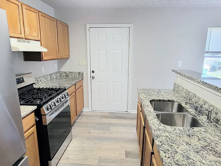 41 Meldon Ave SE — Photo 9