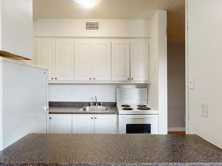335 Cooper St — Photo 44