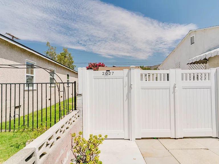 2027 Bonita Ave — Photo 5