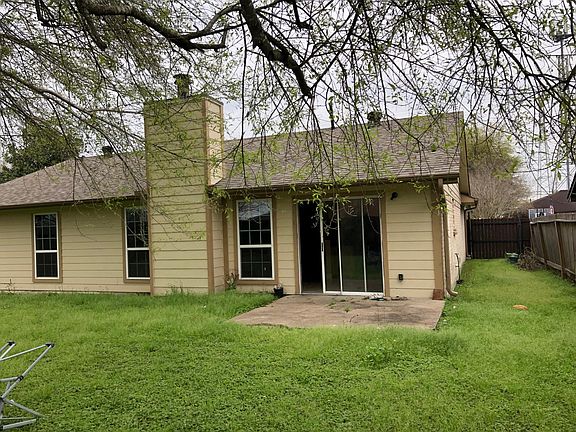 3rd image of 8714 Kirkmont Dr