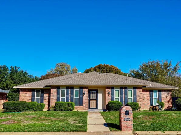 2309 Green Oaks St, Denton, TX 76209