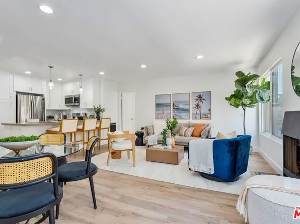 16 Quarterdeck St Unit 201, Marina Del Rey, CA 90292