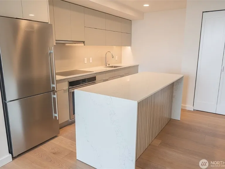 450 S Main St #1605 — Photo 7