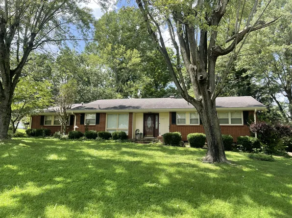 508 S Pawnee Dr, Springfield, TN 37172