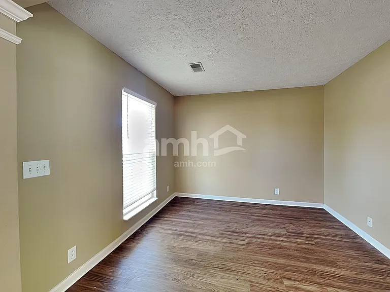 1000 Brianne Ct — Photo 8