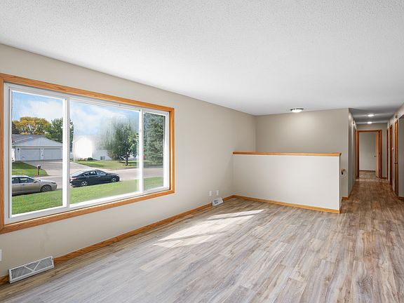 4th image of 2106 8th Ave NW