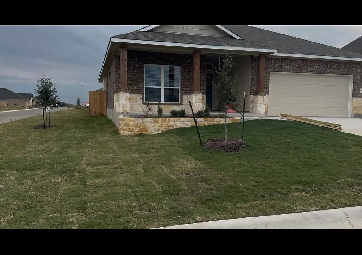 4 bed, 1866 sqft, $2,245 — Photo 2