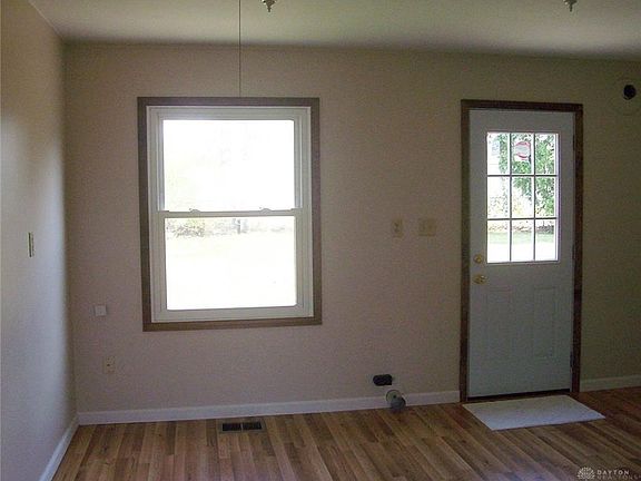 4th image of 423 Richard Dr
