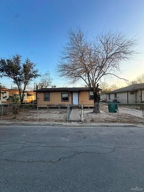1st image of 812 E Egly Ave