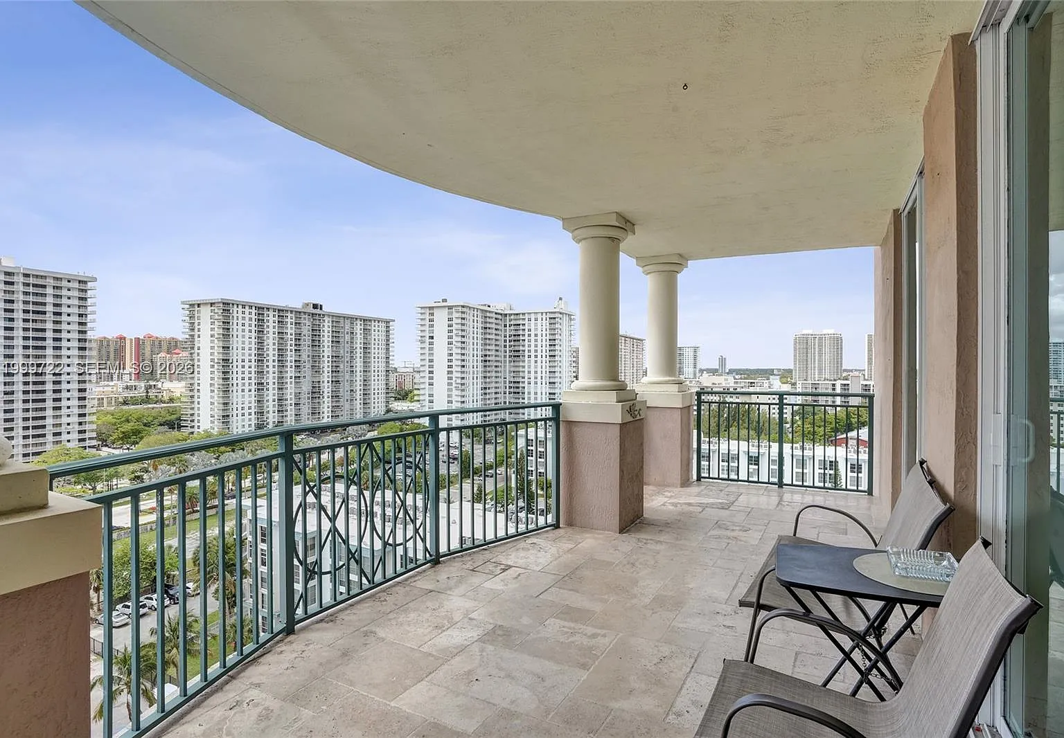 King David Of Sunny Isles — Photo 2