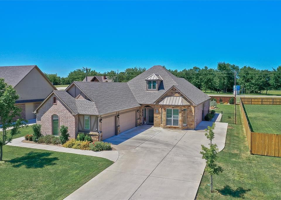 1st image of 218 Cocopa Dr