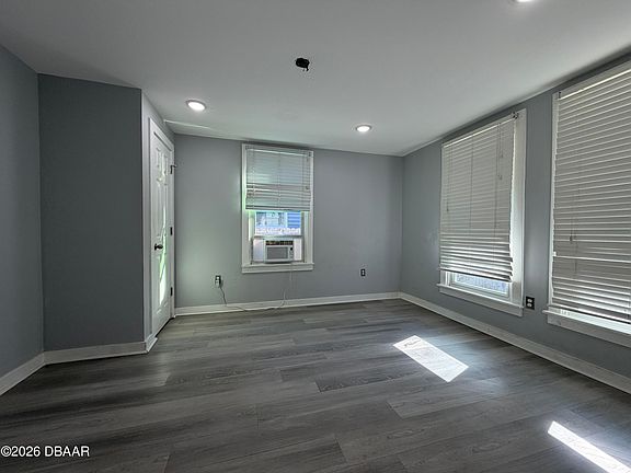 5th image of 335 Maple St