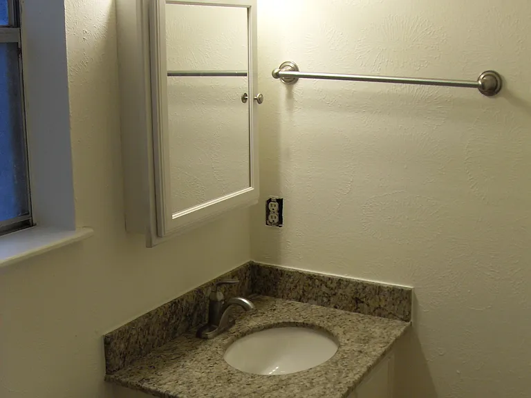 MSTR BATHROOM