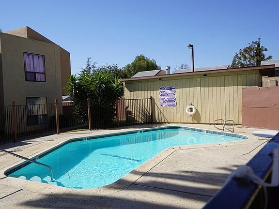 3rd image of 389 S Lincoln Ave APT 1