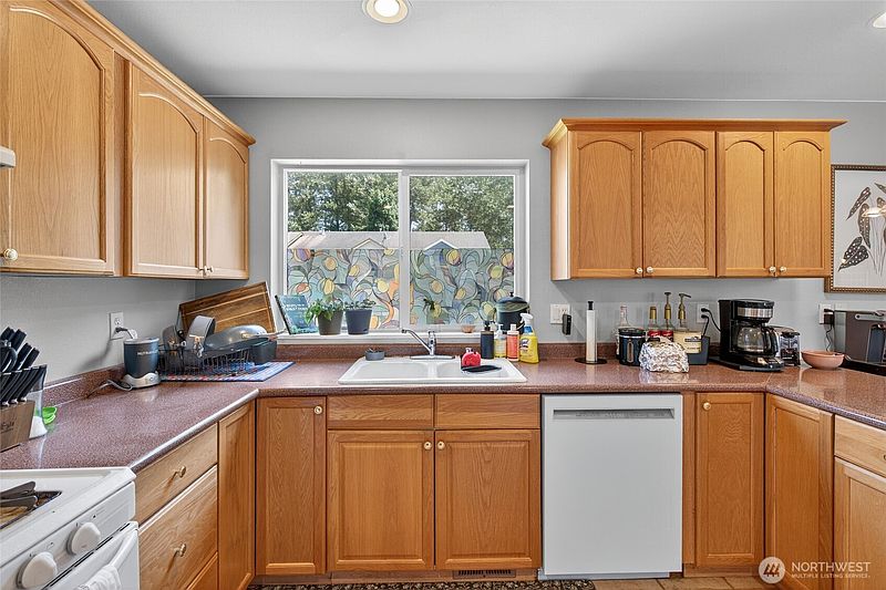 5th image of 4244 Archer Drive