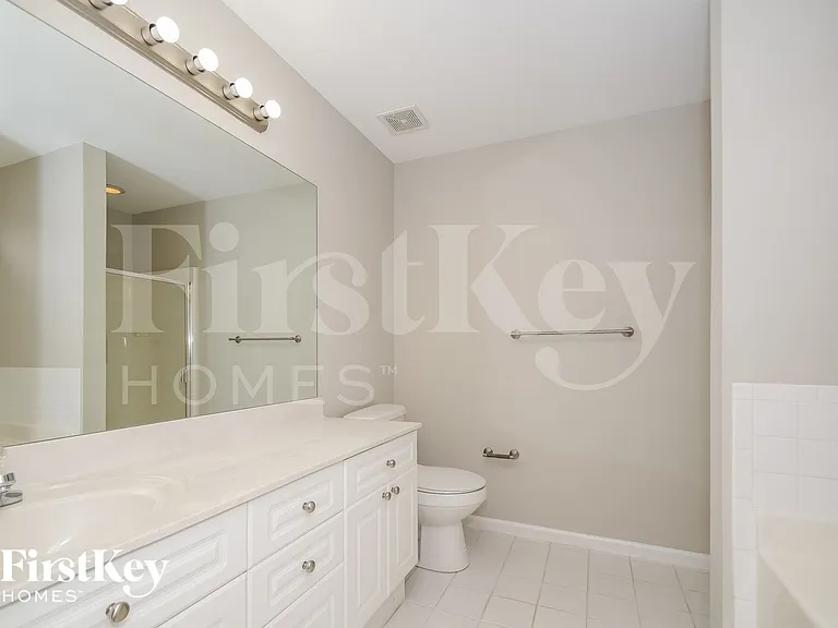127 Renwick Ln — Photo 9