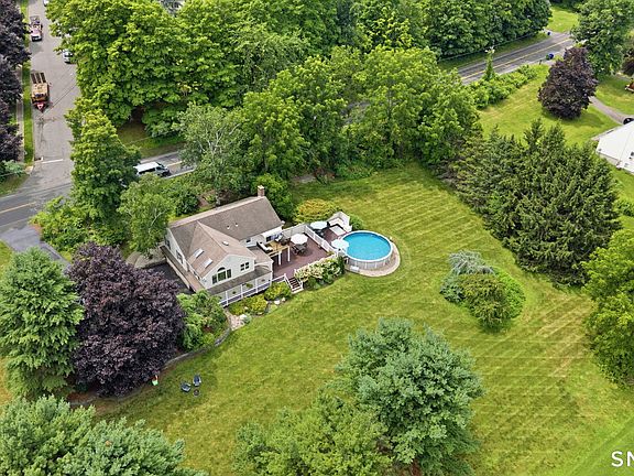 3rd image of 1512 Country Club Road