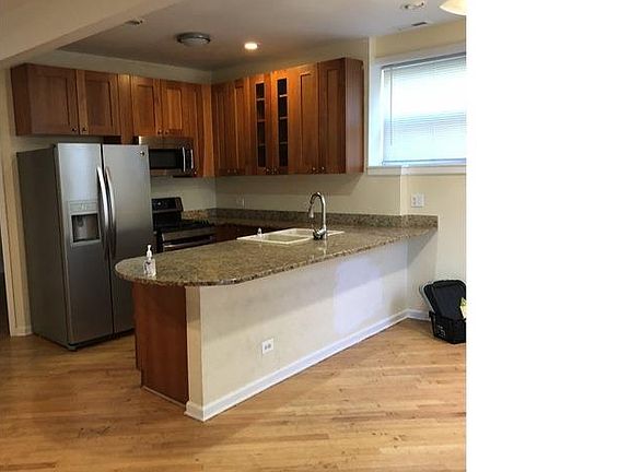 4th image of 6139 S Vernon Ave #1