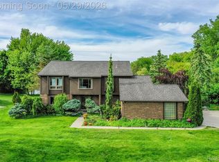 2930 Brentwood Rd, West Bloomfield, MI 48323