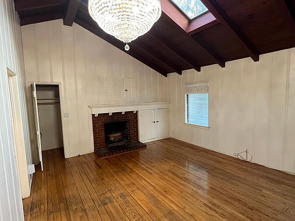 5th image of 655 Westmount Dr