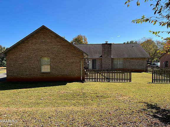 5th image of 1837 Westcliff Dr