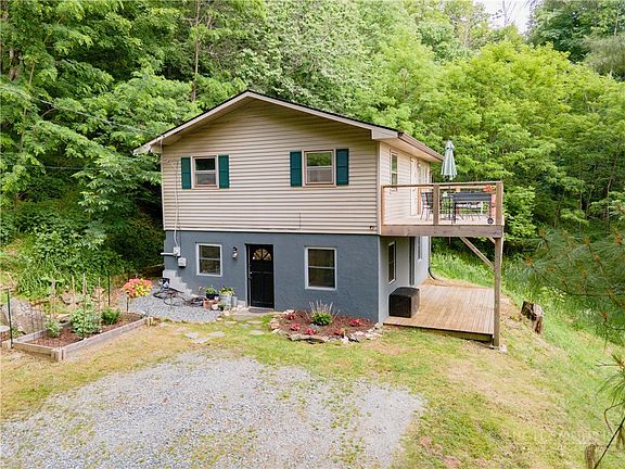 3rd image of 280 Lynn Hill Road