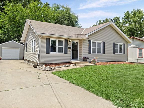 3rd image of 119 N Mahaffie St