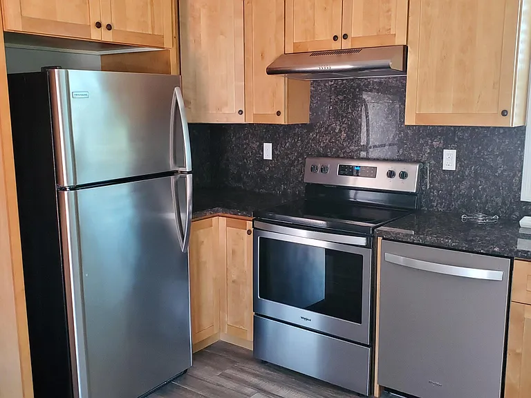 406 Fensalir Ave — Photo 3