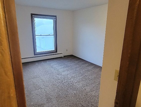 5th image of 935 11th Ave S APT 8