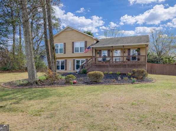 1521 Hunters Cv, Auburn, GA 30011